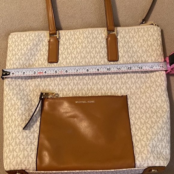 Michael’s Kors Purse! - Picture 8 of 11